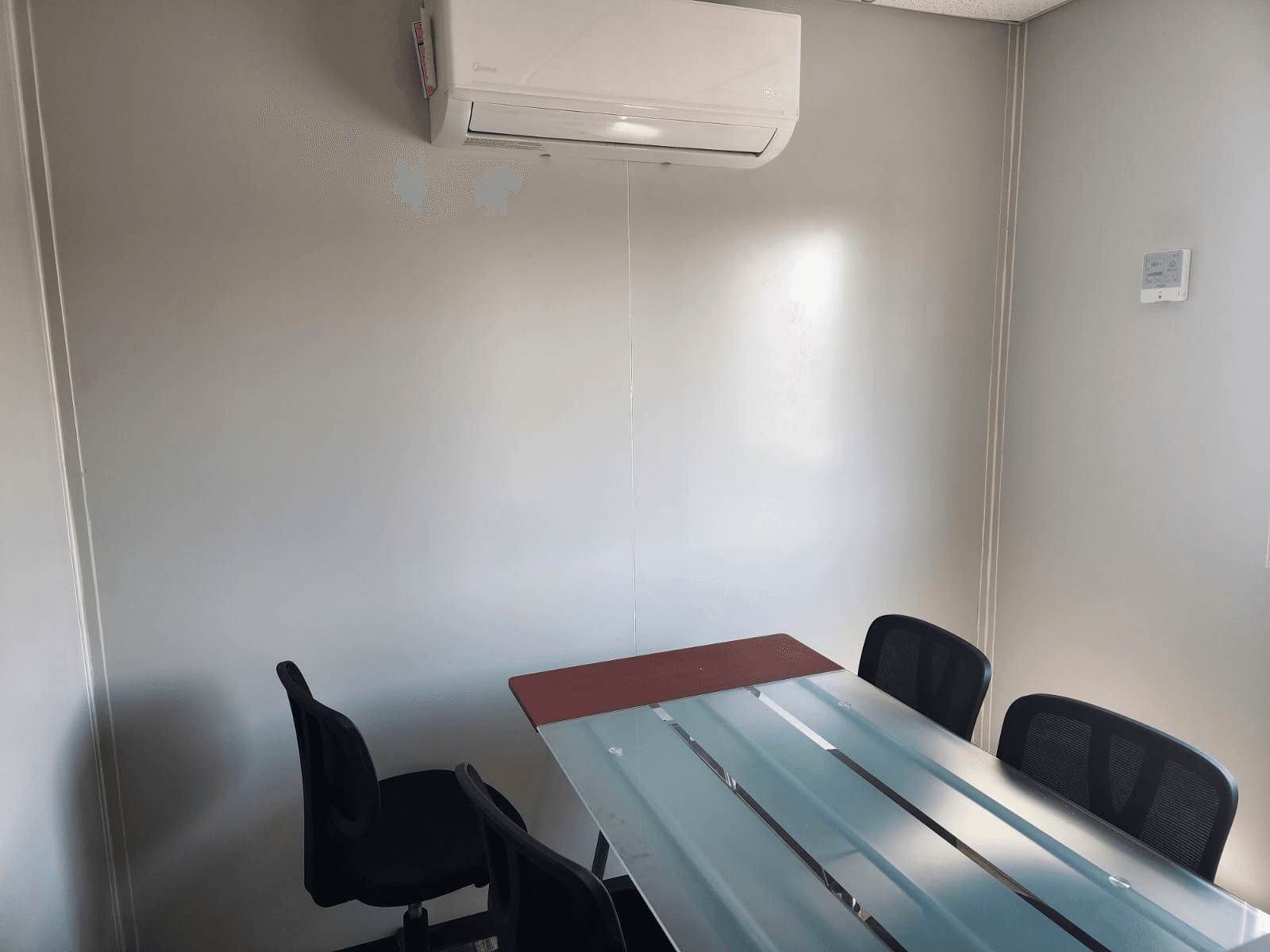 Instalación del sensor en la oficina